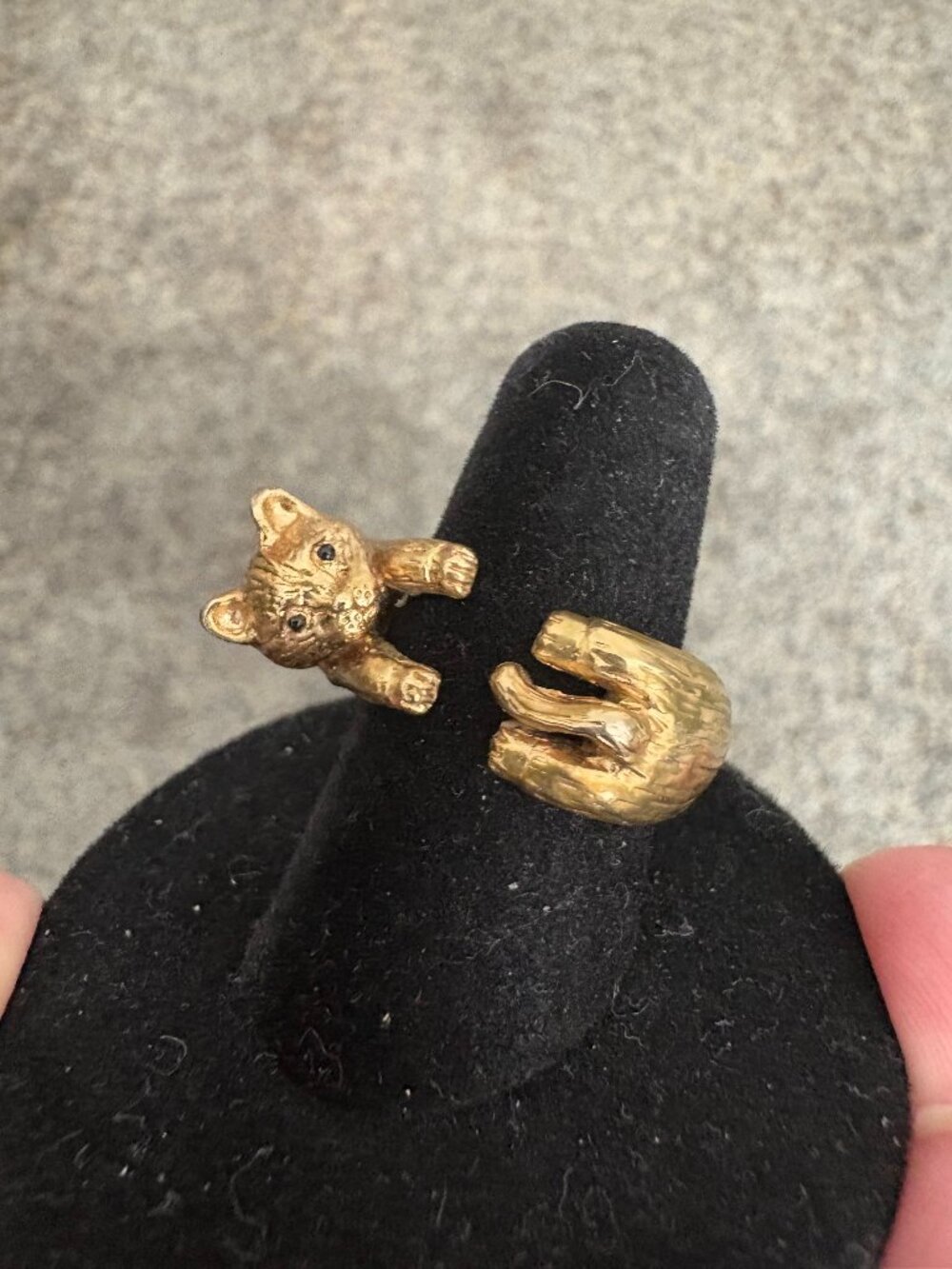 Vintage Unsigned Matte Gold Tone Cat Ring Size 7